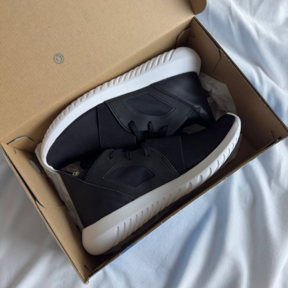 adidas Tubular Defiant Black/White Size 6